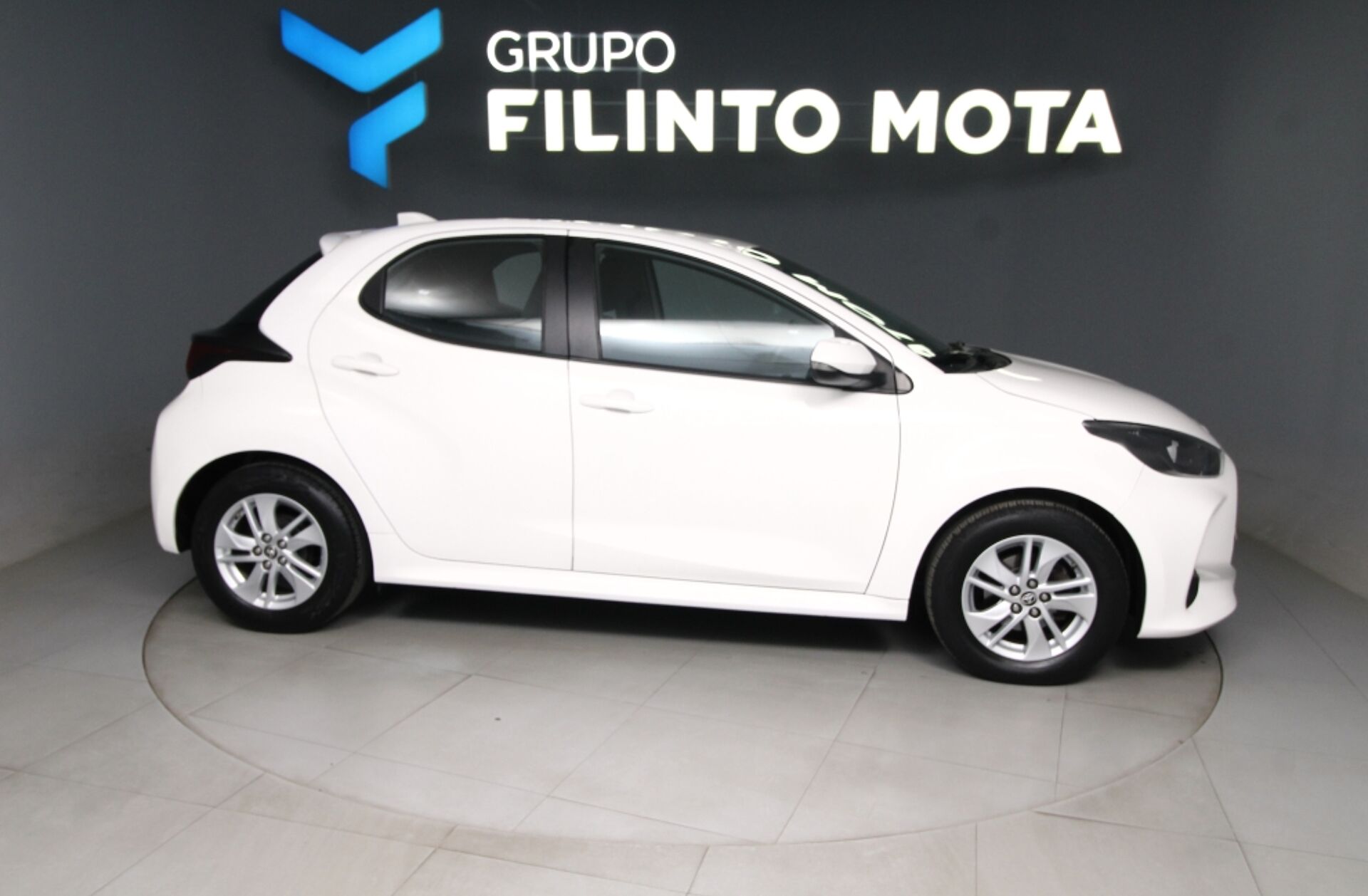 TOYOTA Yaris 1.0 VVT-i Comfort Plus