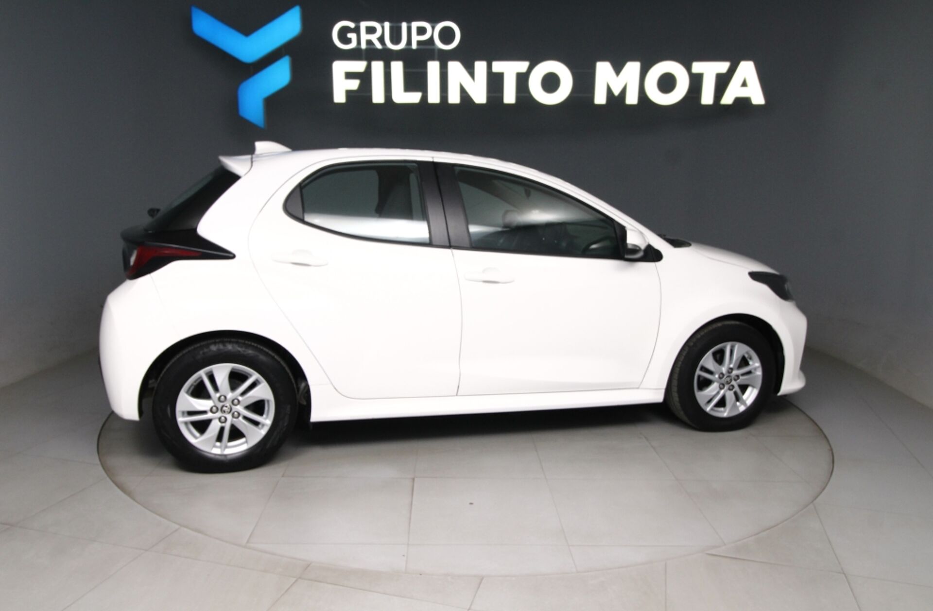 TOYOTA Yaris 1.0 VVT-i Comfort Plus