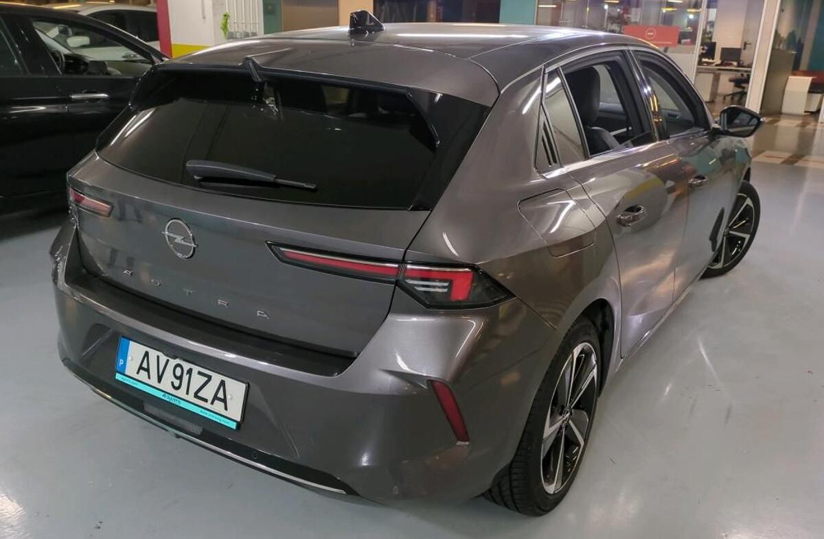 OPEL Astra 1.2 T Elegance