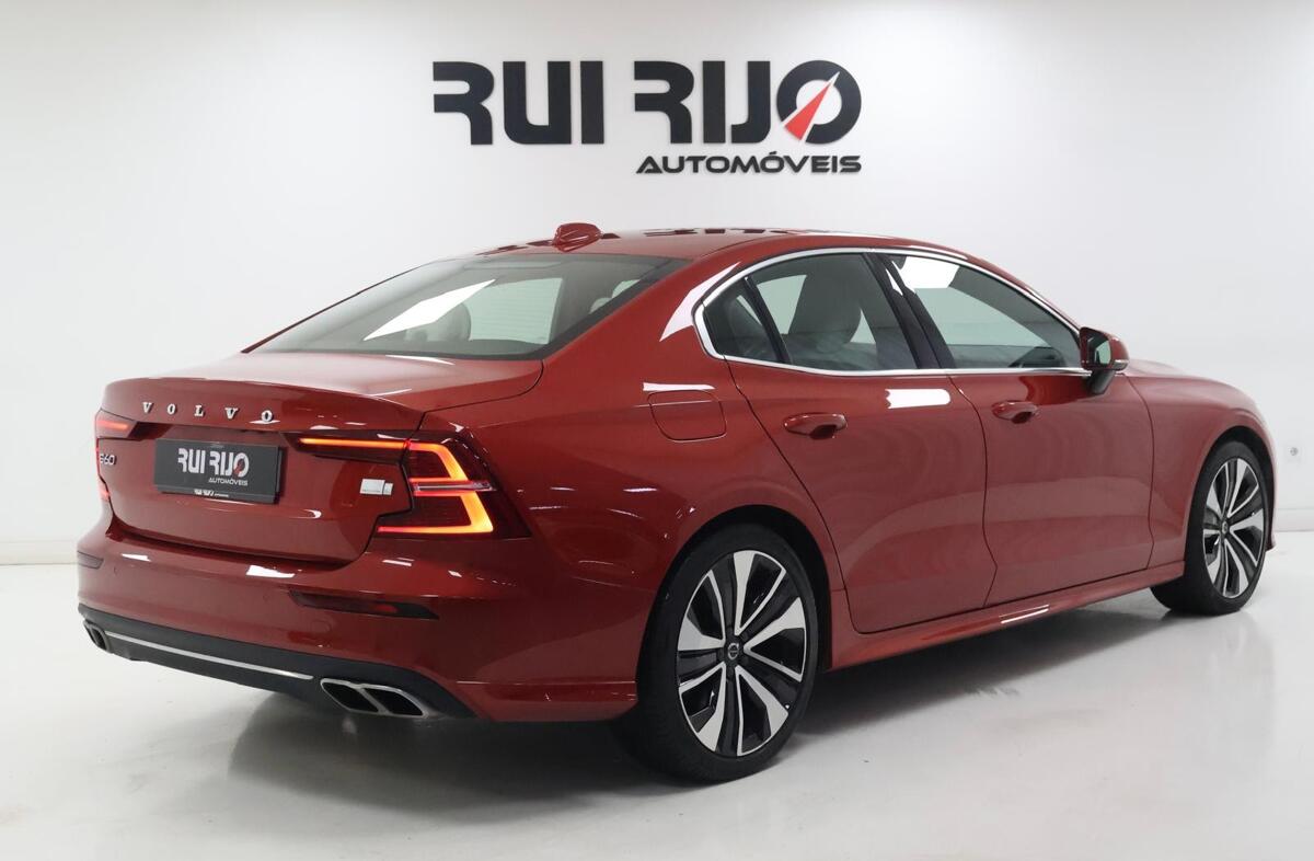 VOLVO S60 2.0 T8 PHEV Inscription AWD