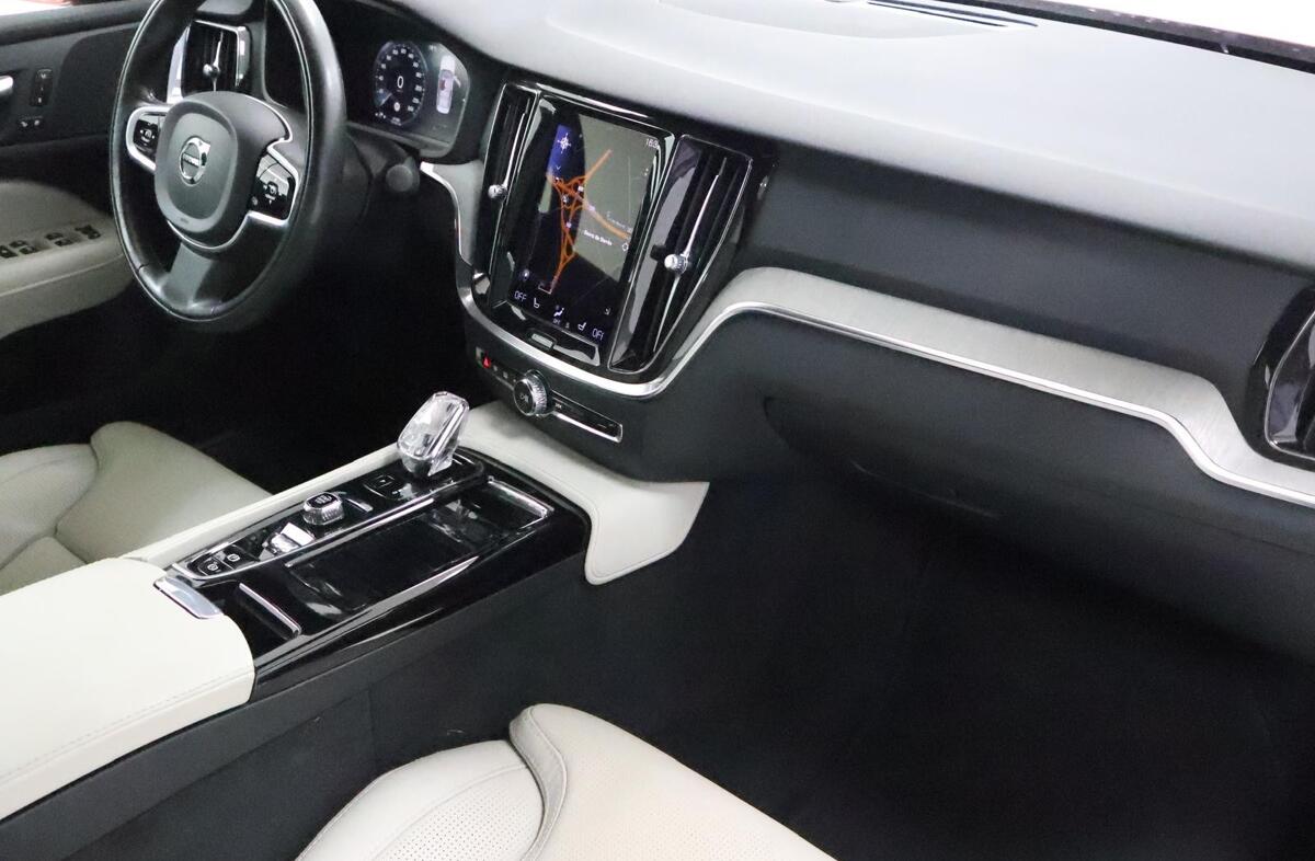 VOLVO S60 2.0 T8 PHEV Inscription AWD