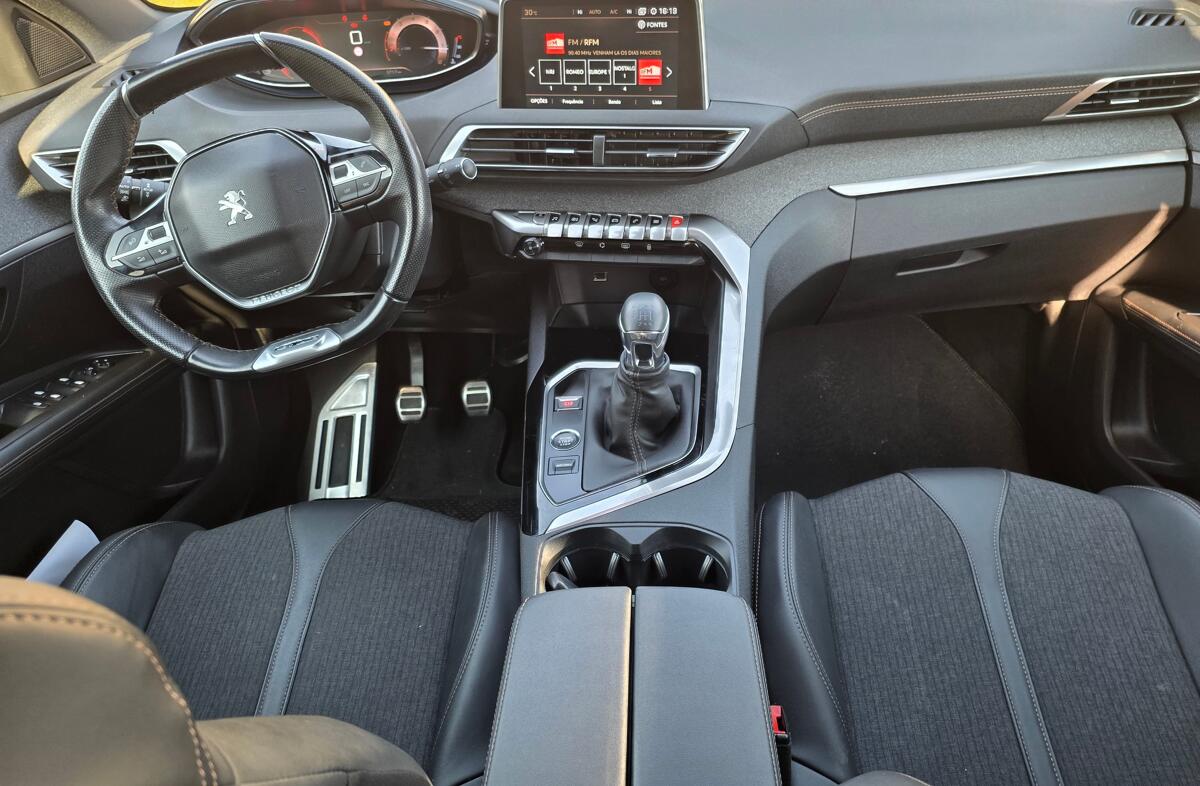 PEUGEOT 3008 1.2 PureTech GT Line