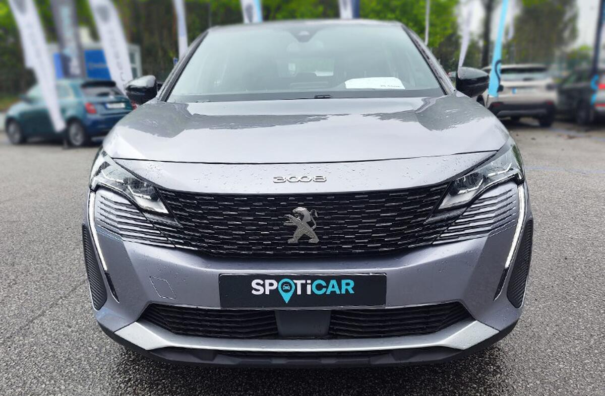 PEUGEOT 3008 1.2 PureTech Active Pack