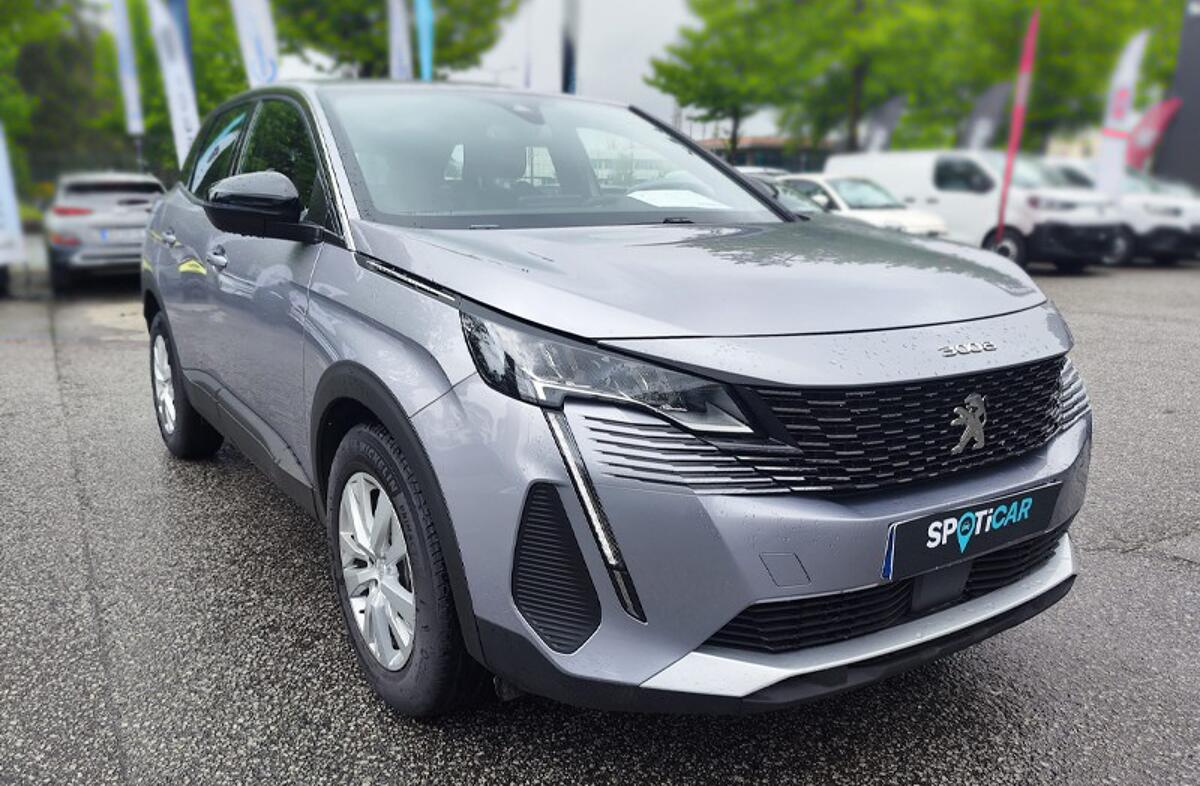 PEUGEOT 3008 1.2 PureTech Active Pack