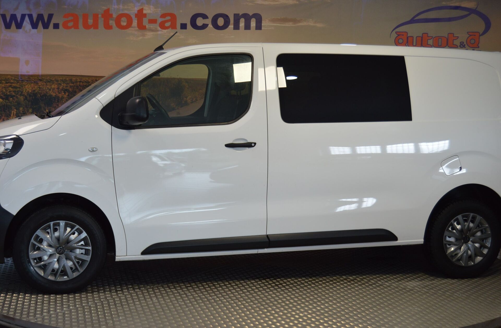 PEUGEOT Expert 2.0 BlueHDi L2H1 Semi-Vidrado