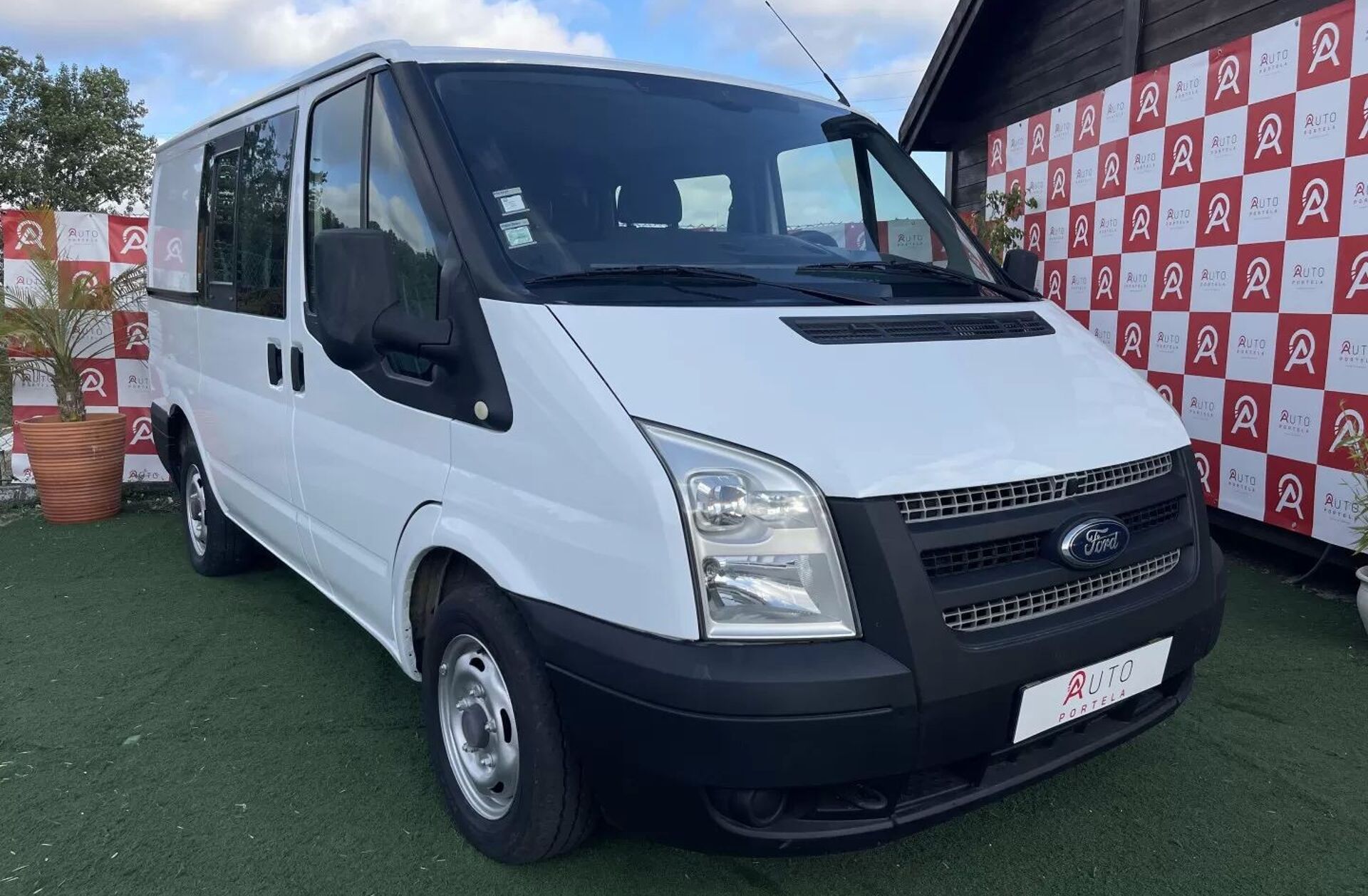 FORD Transit 260S 2.2 TDCi Antepara Curta-T.Normal
