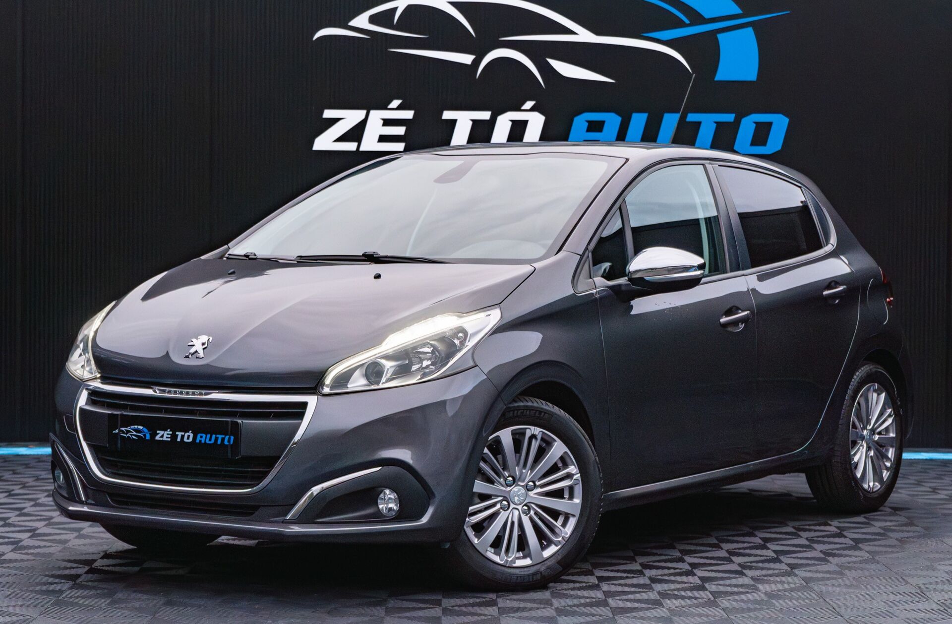 PEUGEOT 208 1.6 BlueHDi Allure
