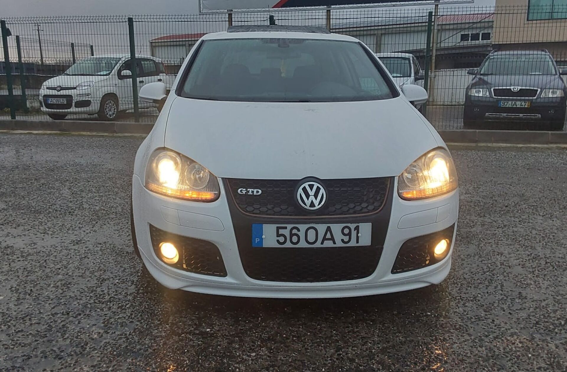 VOLKSWAGEN Golf V. 2.0 TDi DPF Sport. DSG
