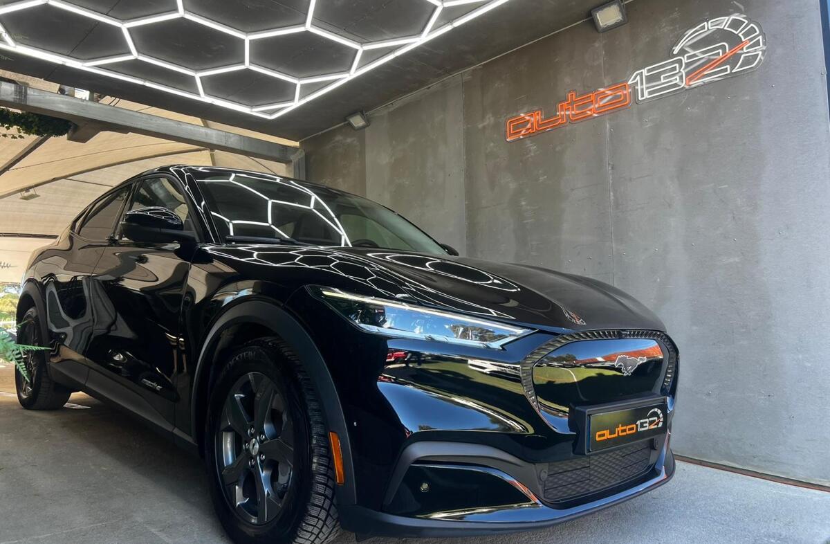 FORD Mustang Mach-E GT AWD