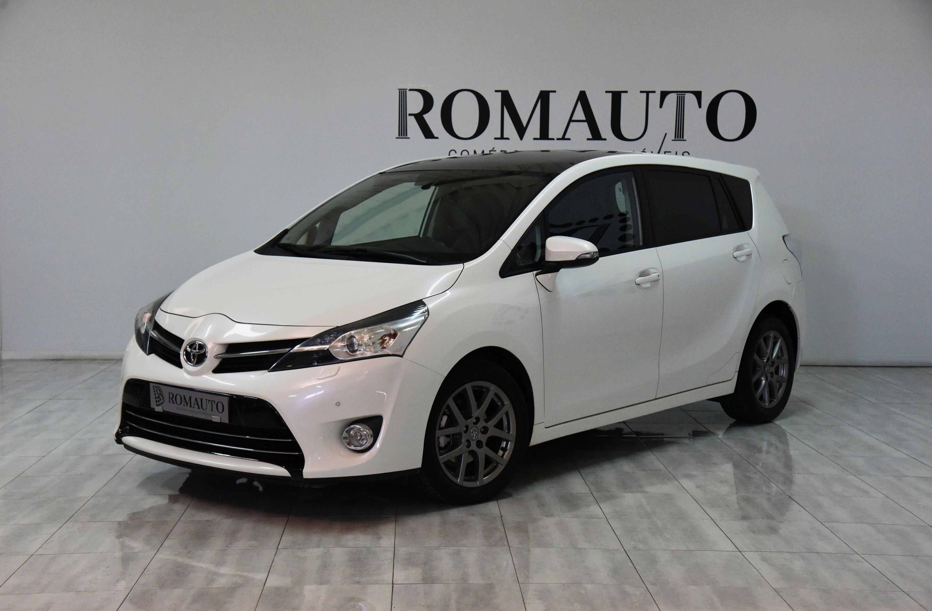 TOYOTA Verso 2.0 D-4D Exclusive+NAVI
