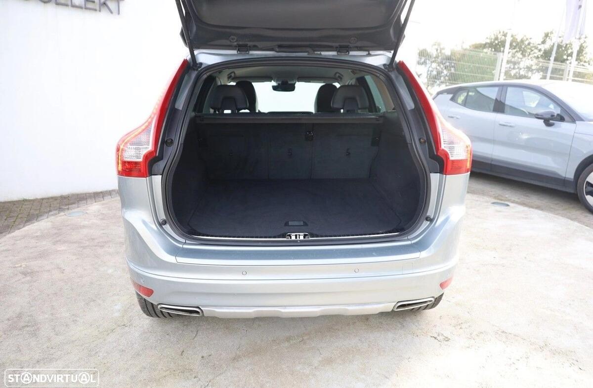 VOLVO XC60 2.0 D4 Summum