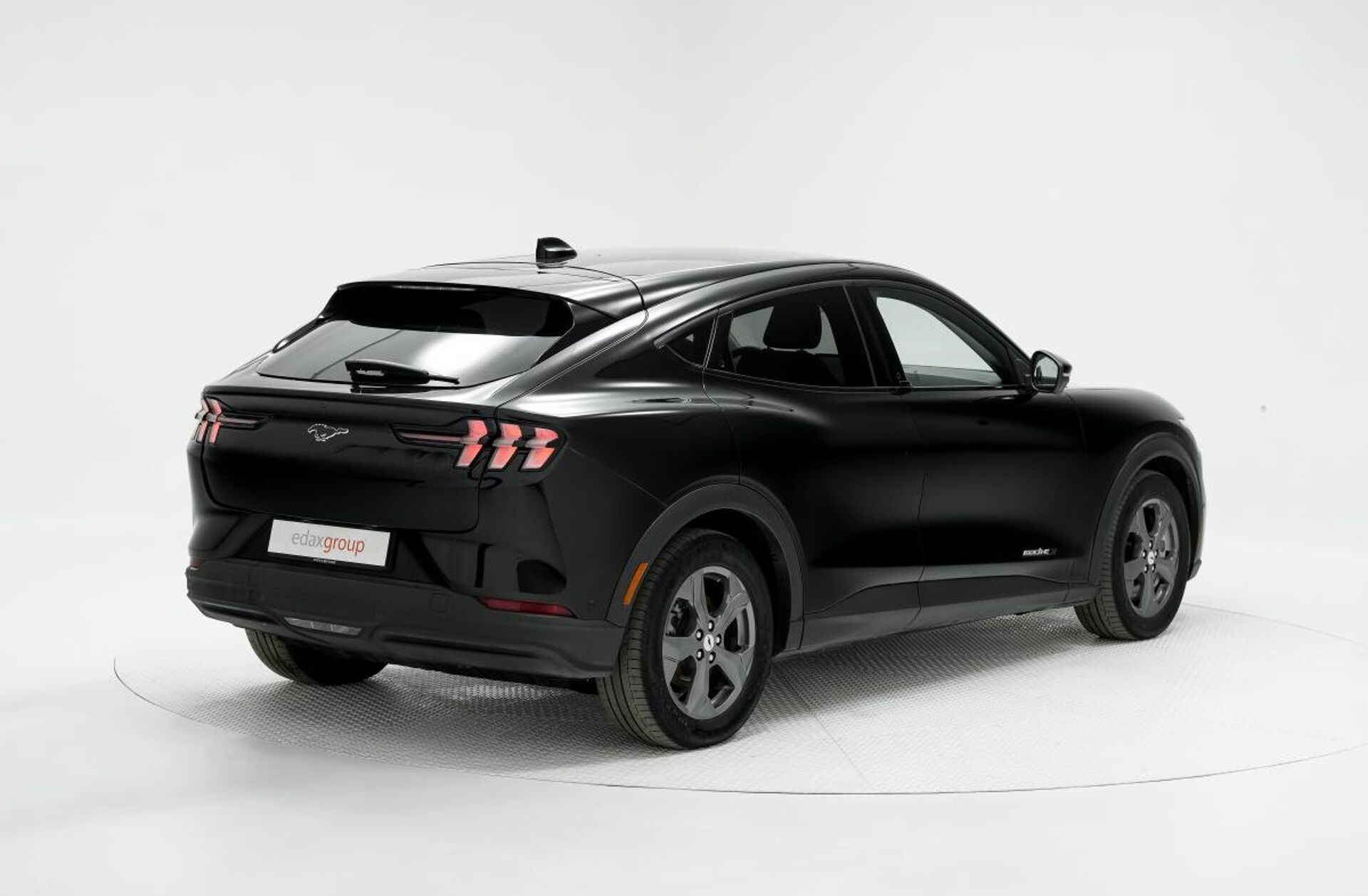 FORD Mustang Mach-E Alargada