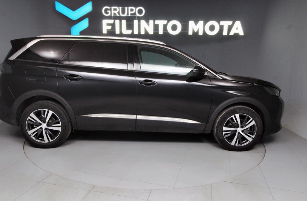 PEUGEOT 5008 1.2 PureTech Allure Pack EAT8