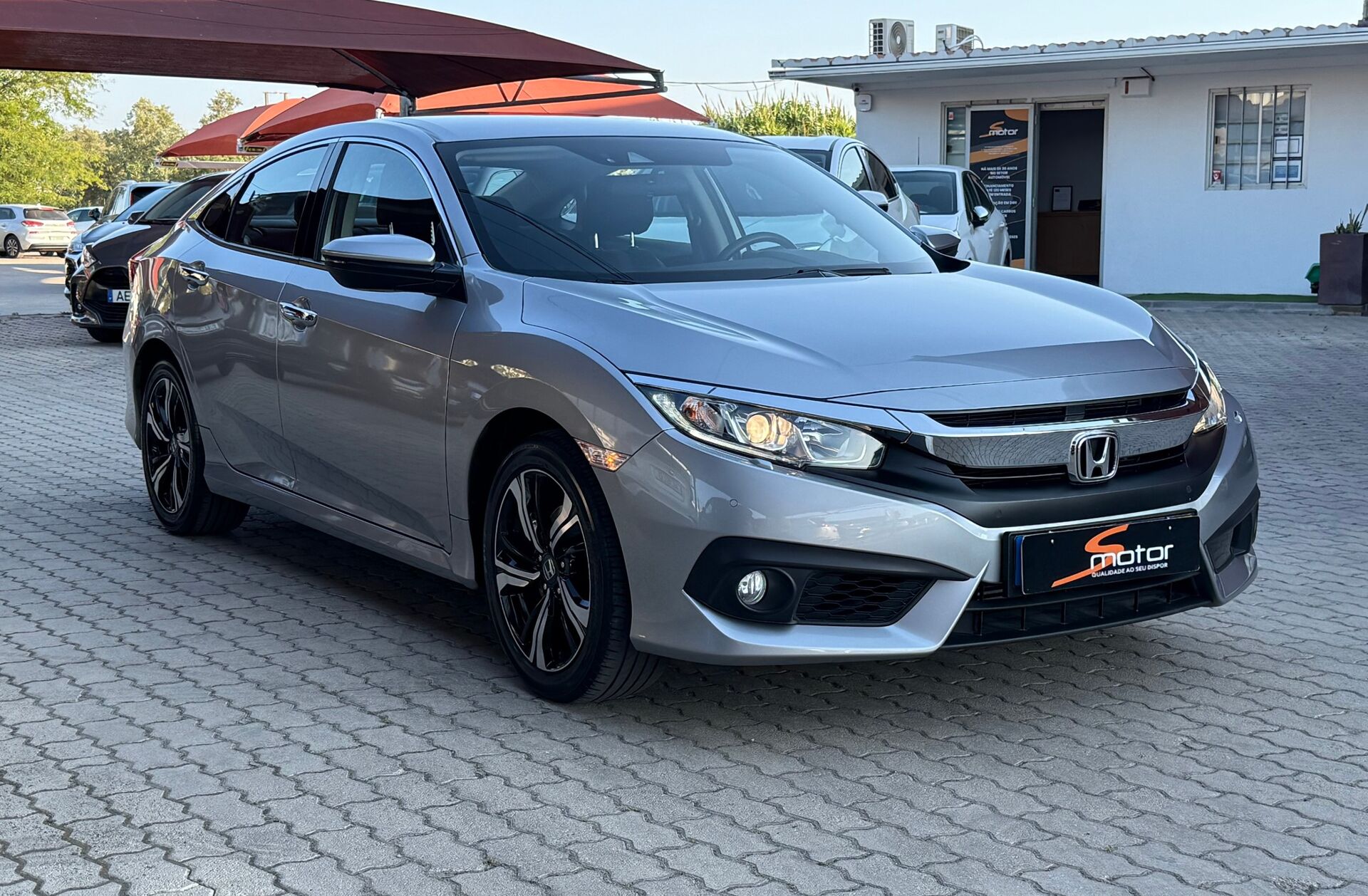 HONDA Civic 1.5 i-VTEC Elegance Navi