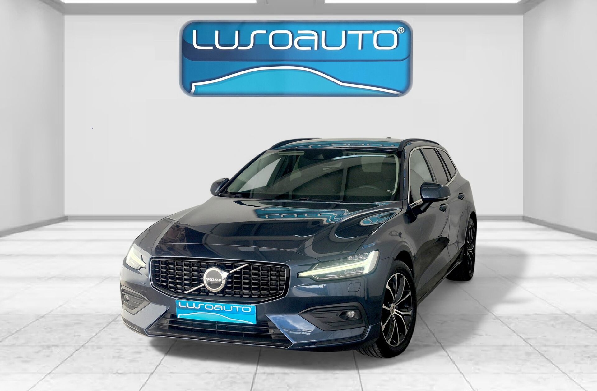 VOLVO V60 2.0 B4 Momentum Geartronic