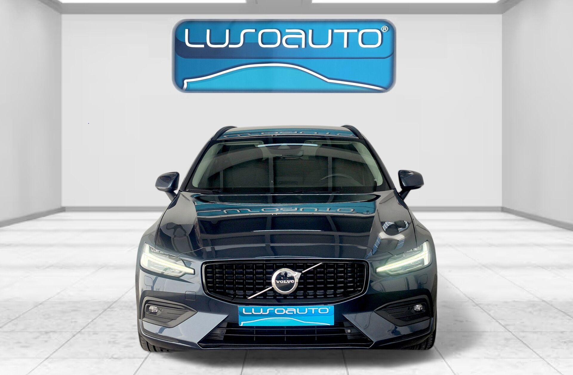 VOLVO V60 2.0 B4 Momentum Geartronic