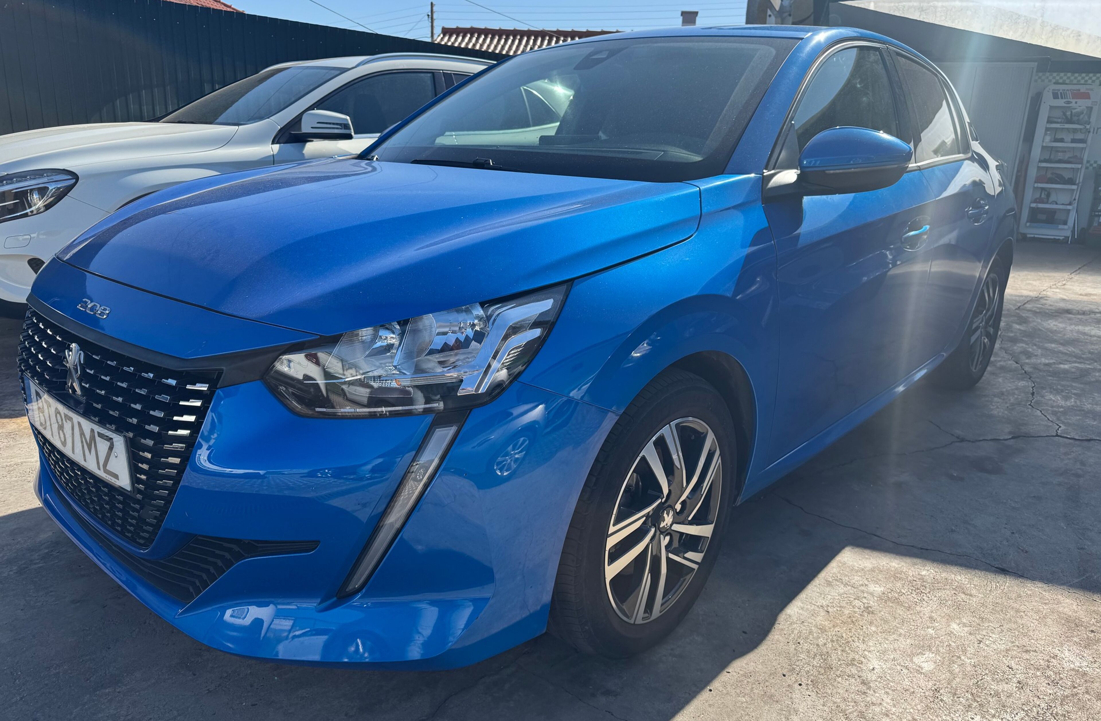 PEUGEOT 208 1.2 PureTech Allure EAT8