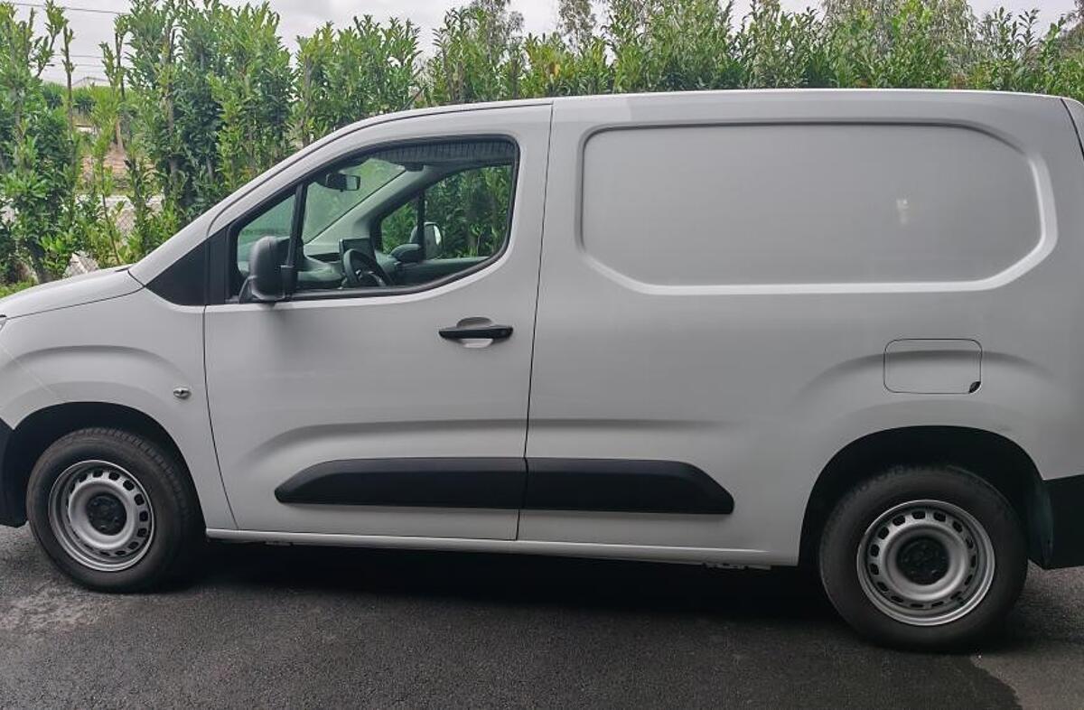 PEUGEOT Partner 1.5 BlueHDi Premium Standard