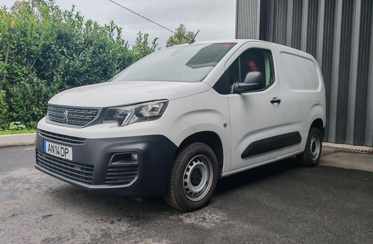 PEUGEOT Partner 1.5 BlueHDi Premium Standard