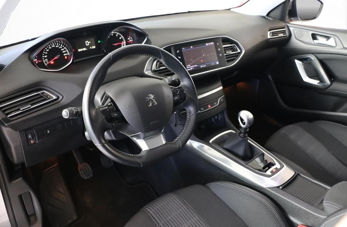 PEUGEOT 308 1.2 PureTech Allure