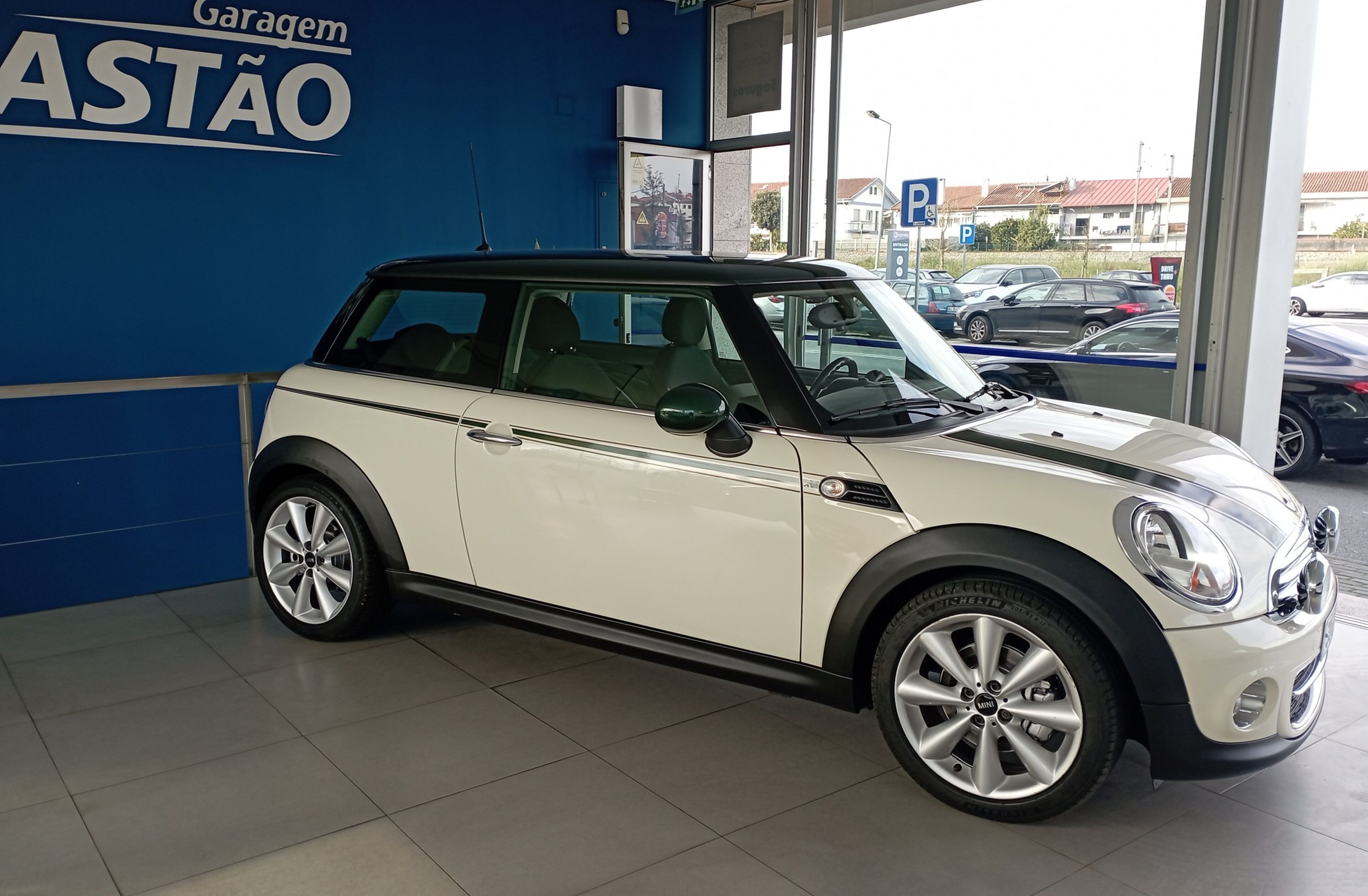 MINI Mini D