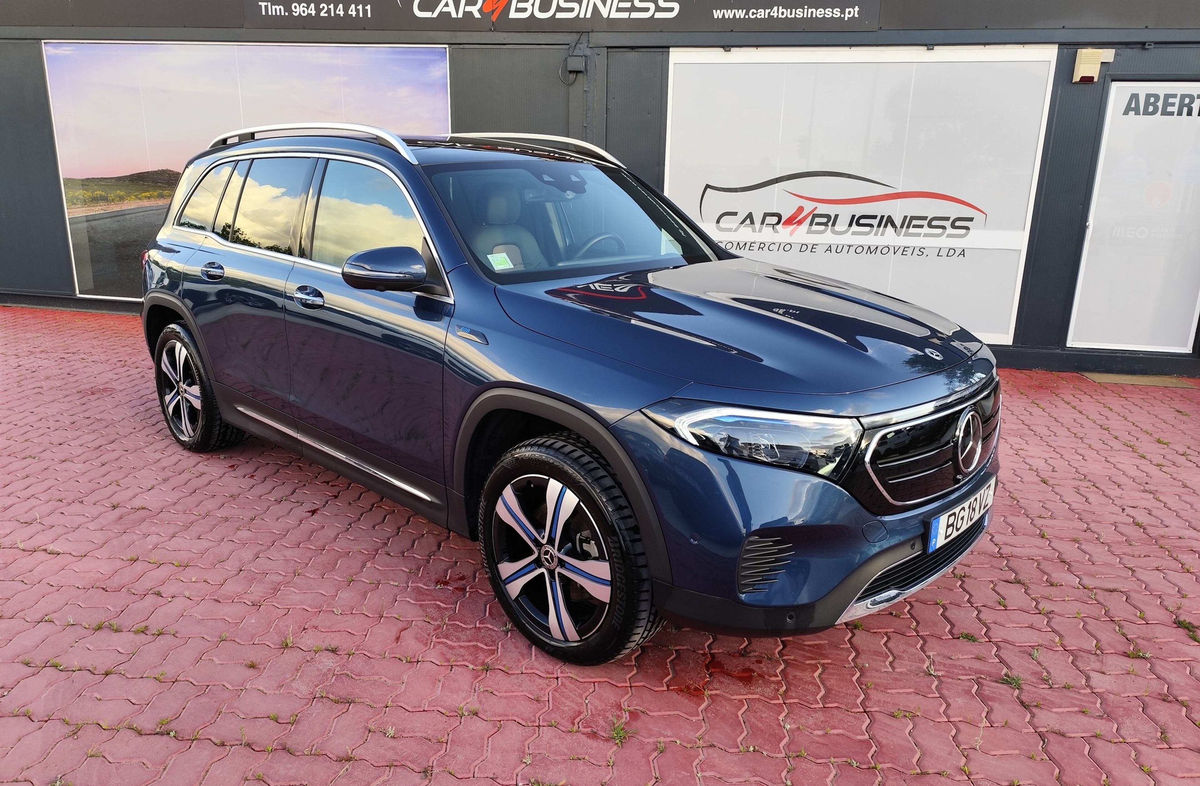 MERCEDES EQB 300 4Matic Progressive