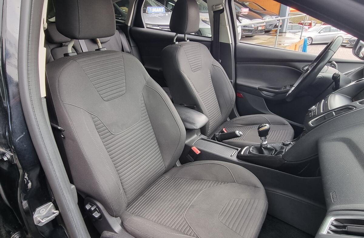 FORD Focus 1.0 SCTi Titanium