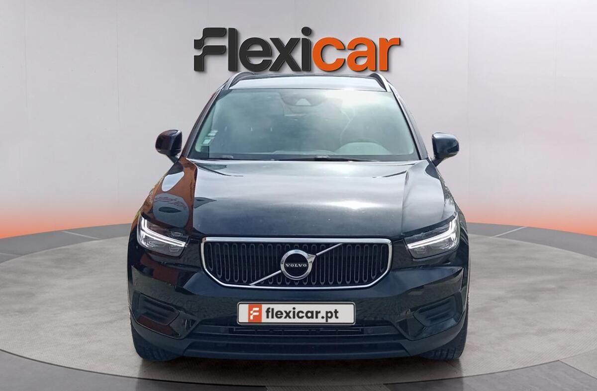 VOLVO XC40 1.5 T2 Momentum Core