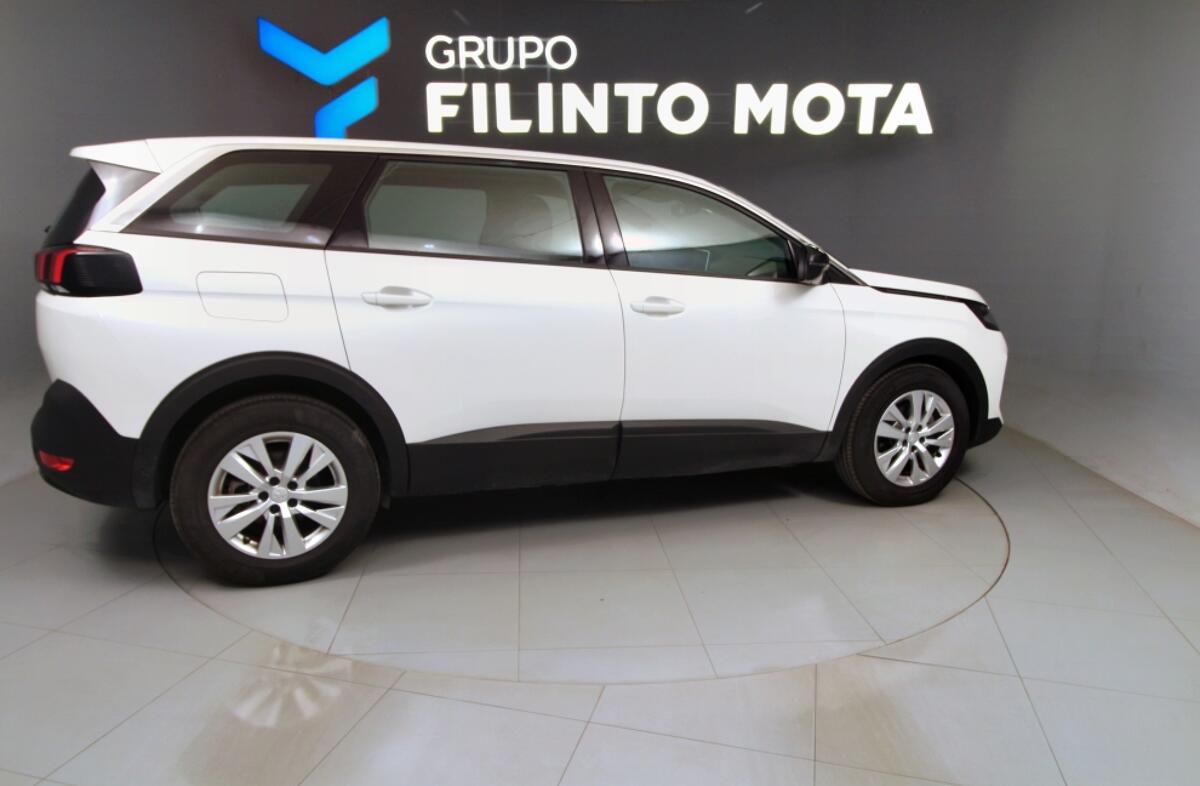 PEUGEOT 5008 1.2 PureTech Active Pack