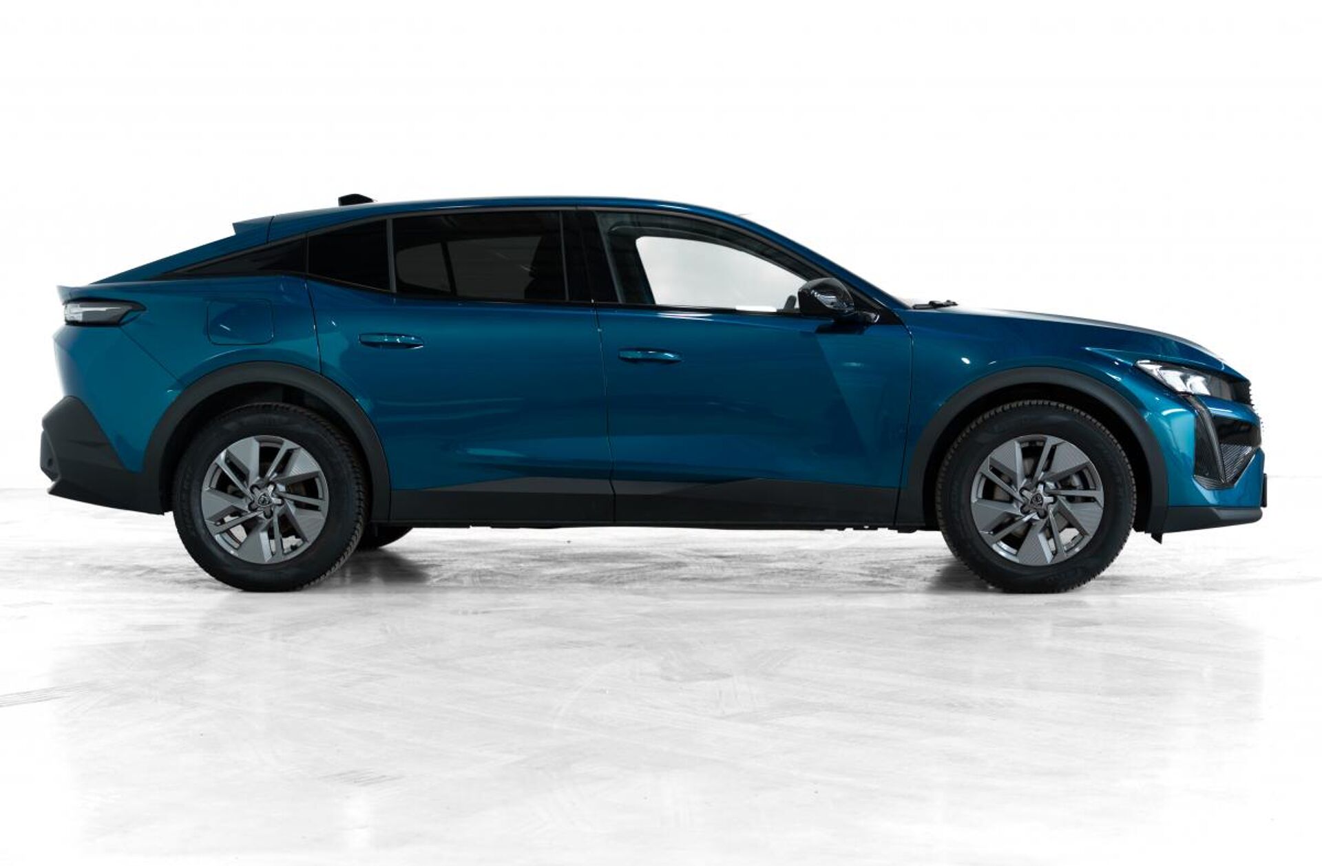 PEUGEOT 408 1.2 PureTech Allure EAT8