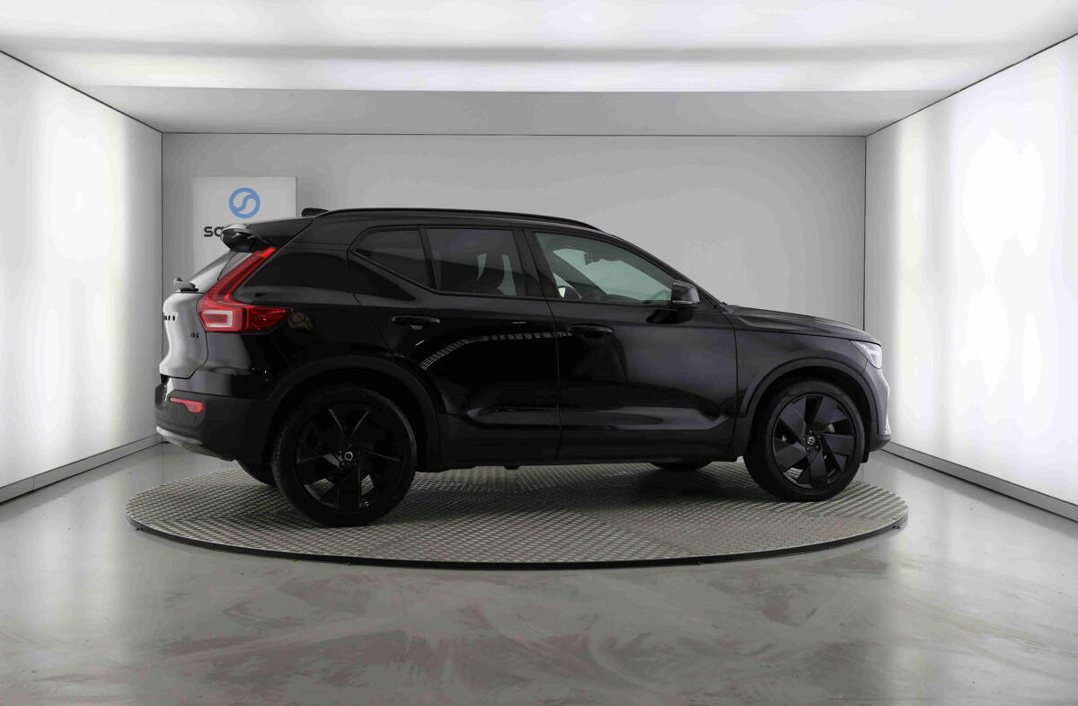 VOLVO XC40 2.0 B3 Black Edition