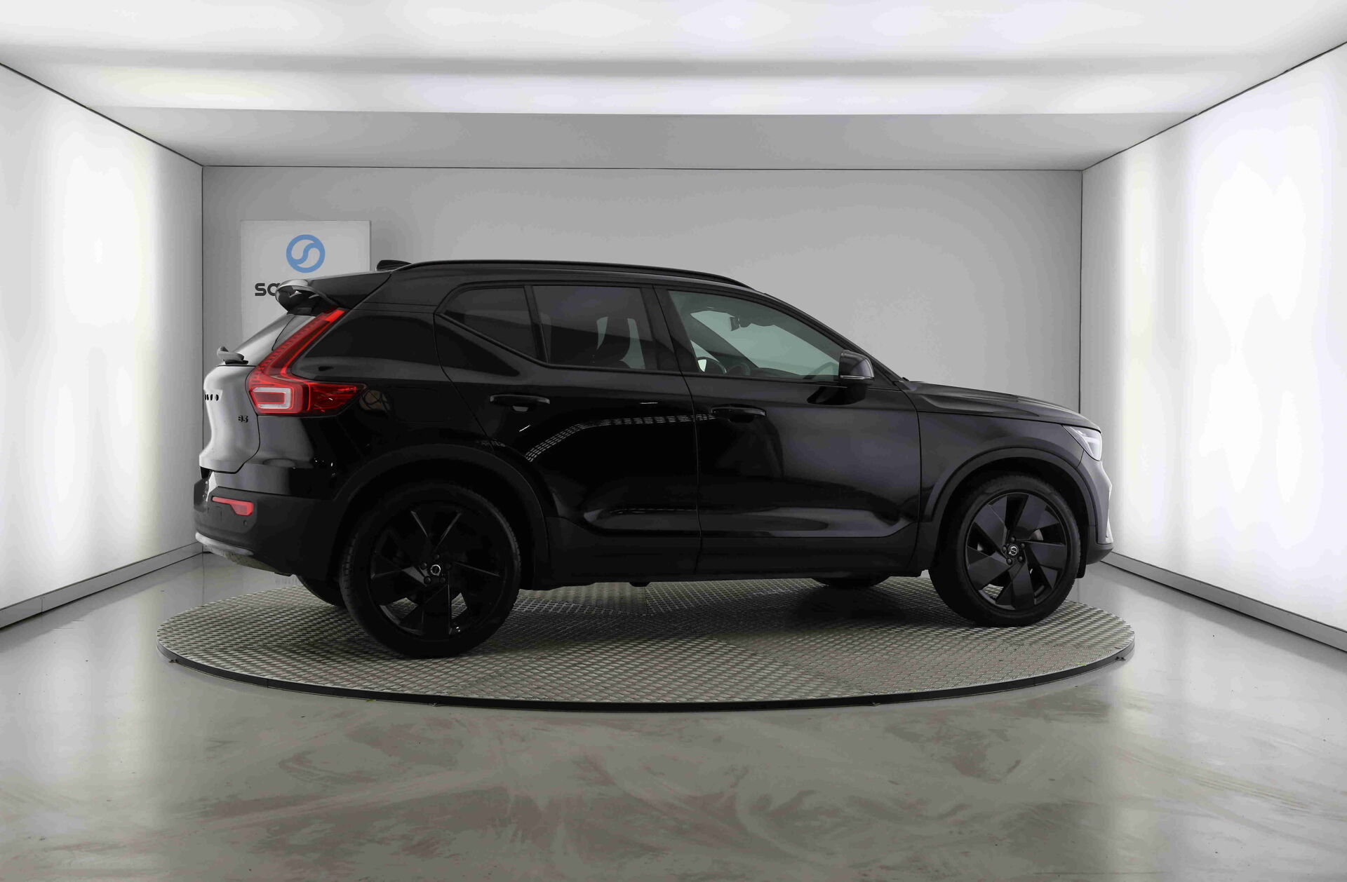 VOLVO XC40 2.0 B3 Black Edition