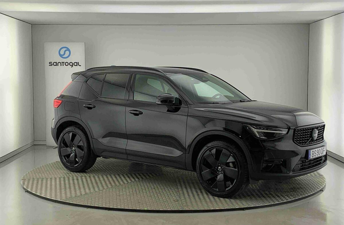 VOLVO XC40 2.0 B3 Black Edition