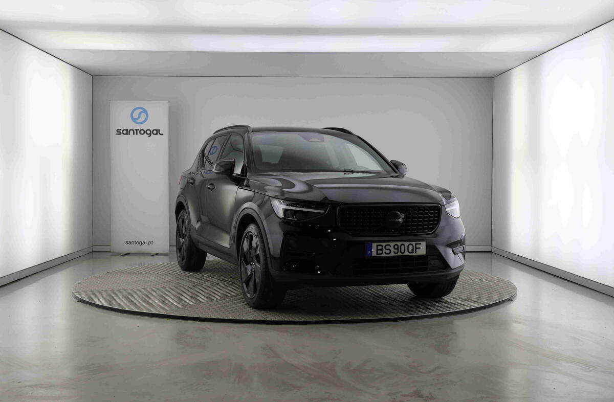 VOLVO XC40 2.0 B3 Black Edition