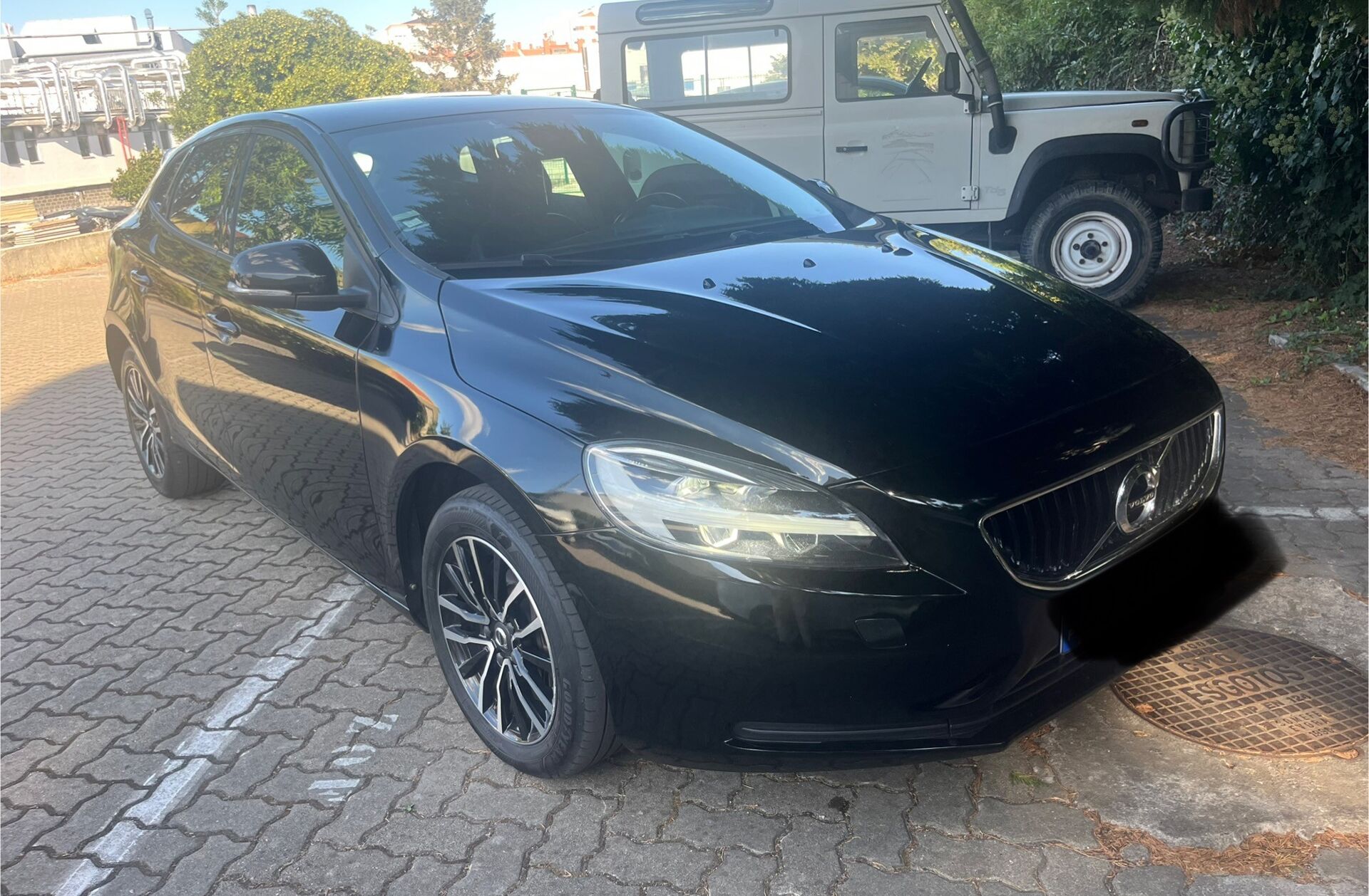 VOLVO V40 2.0 D3 R-Design