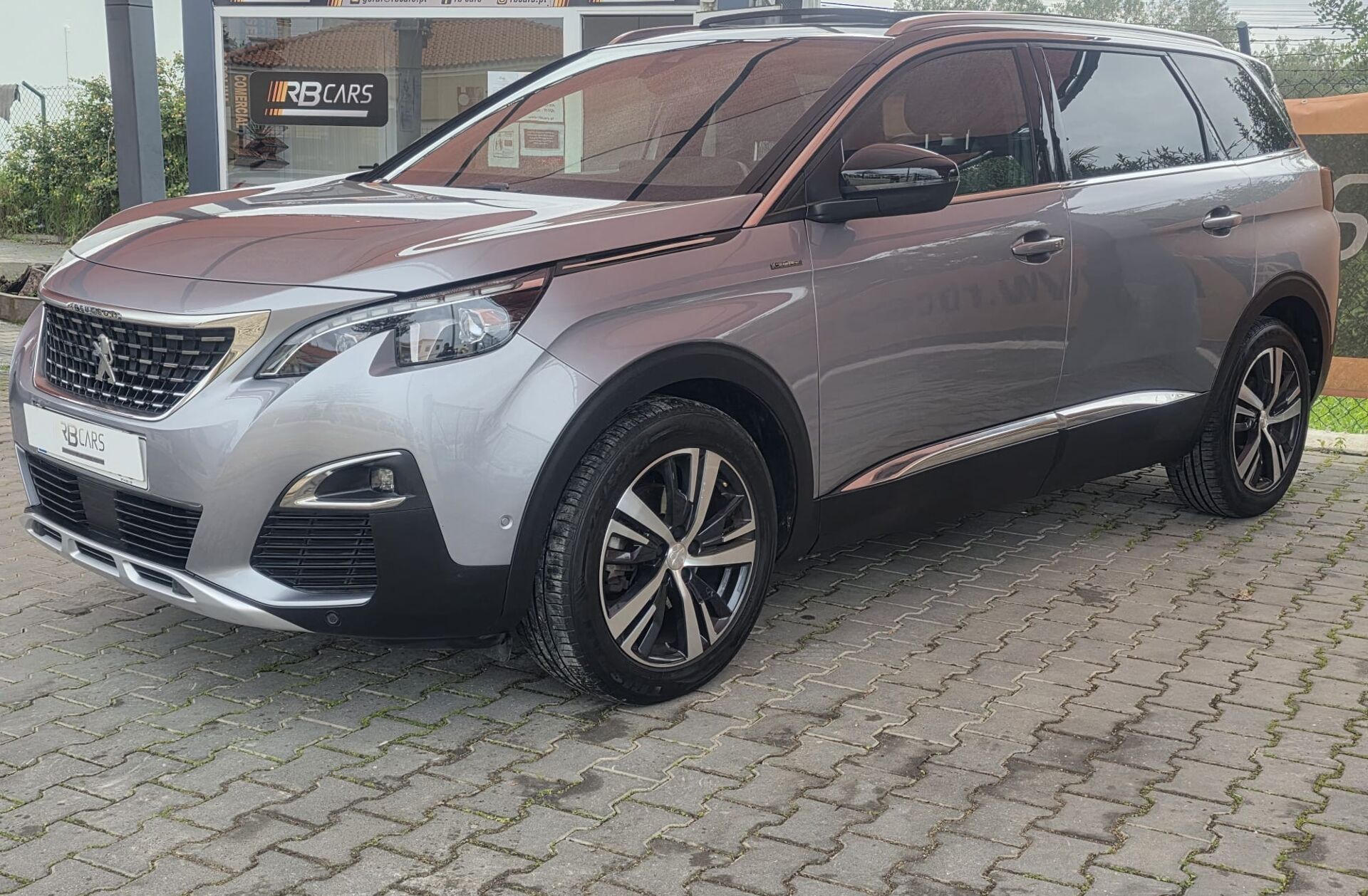 PEUGEOT 5008 1.2 PureTech GT Line