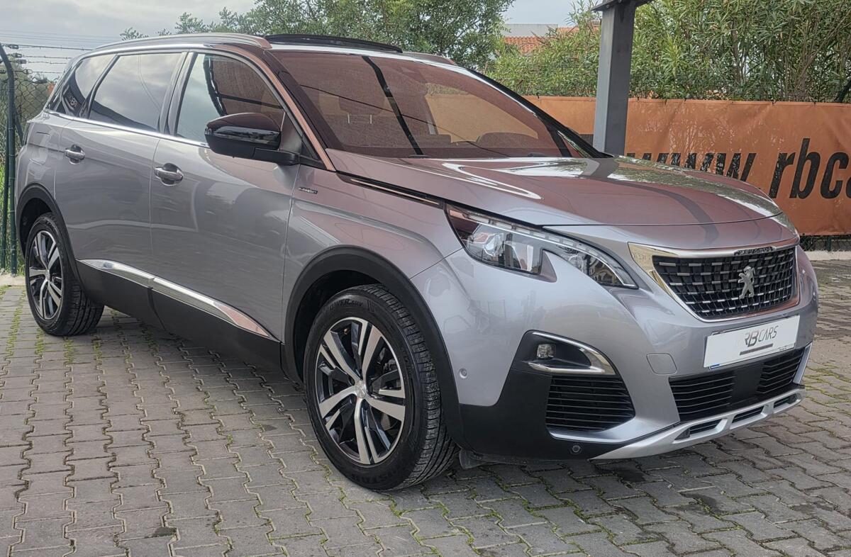 PEUGEOT 5008 1.2 PureTech GT Line
