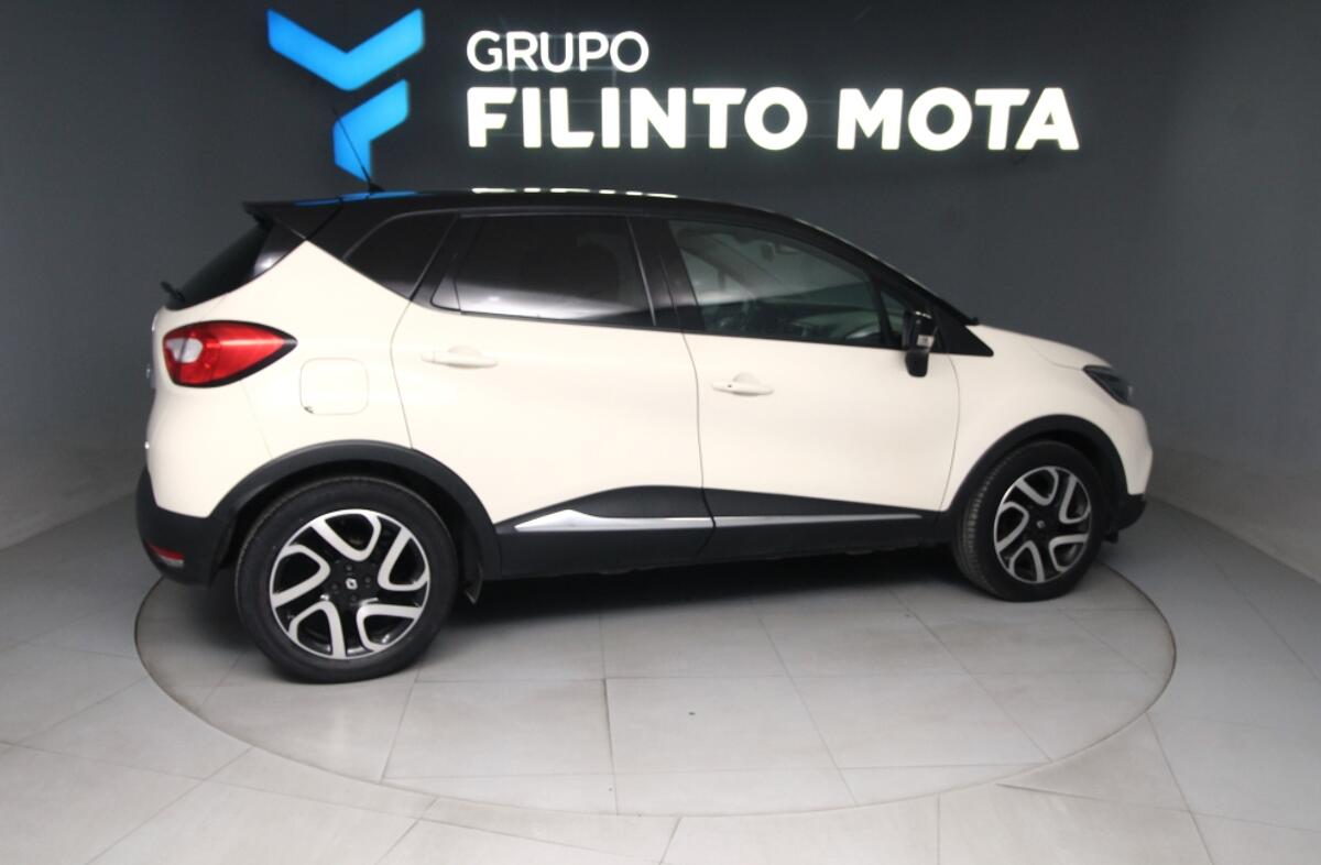 RENAULT Captur 0.9 TCE Exclusive