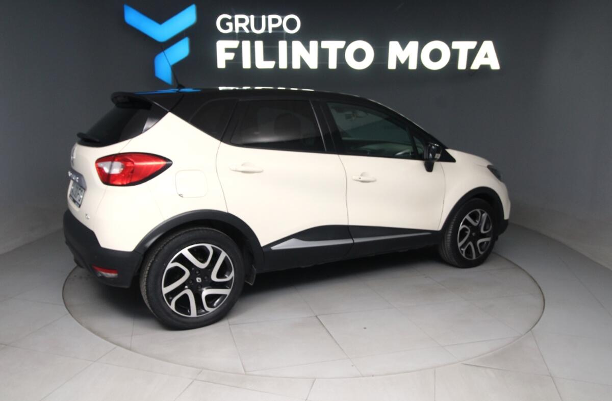 RENAULT Captur 0.9 TCE Exclusive