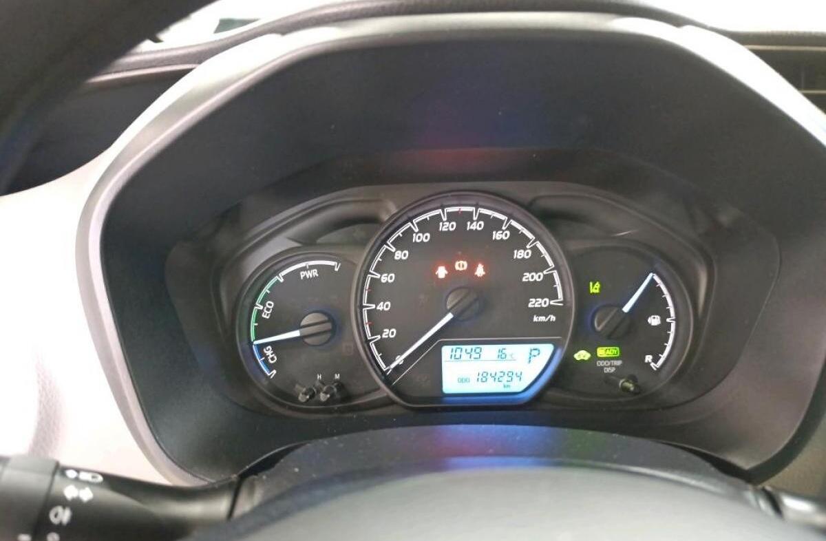 TOYOTA Yaris 1.5 HSD Active