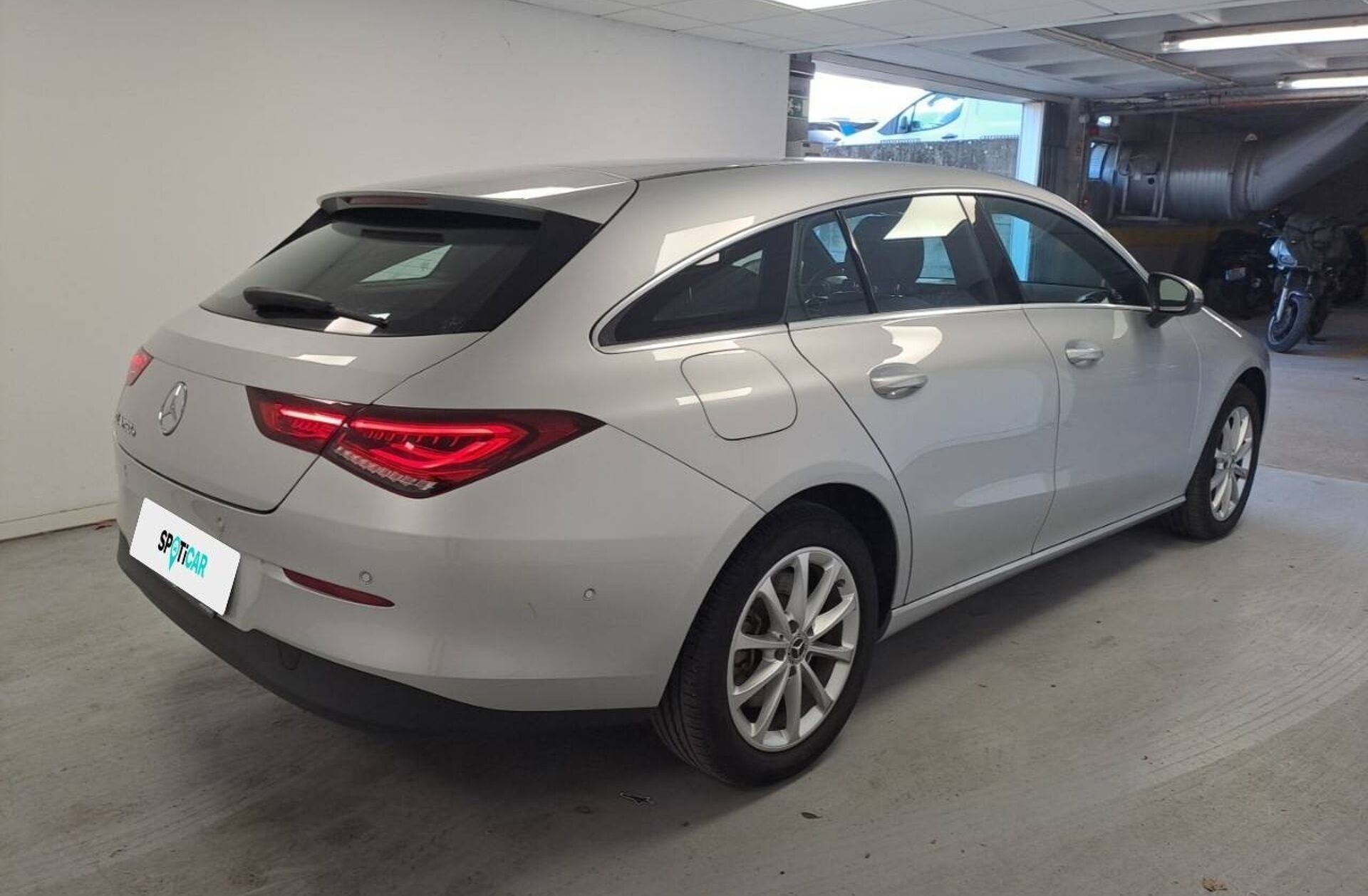 MERCEDES EQA 250+ Electric Art