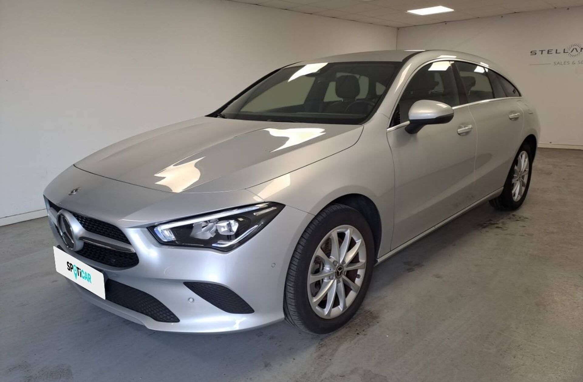 MERCEDES EQA 250+ Electric Art