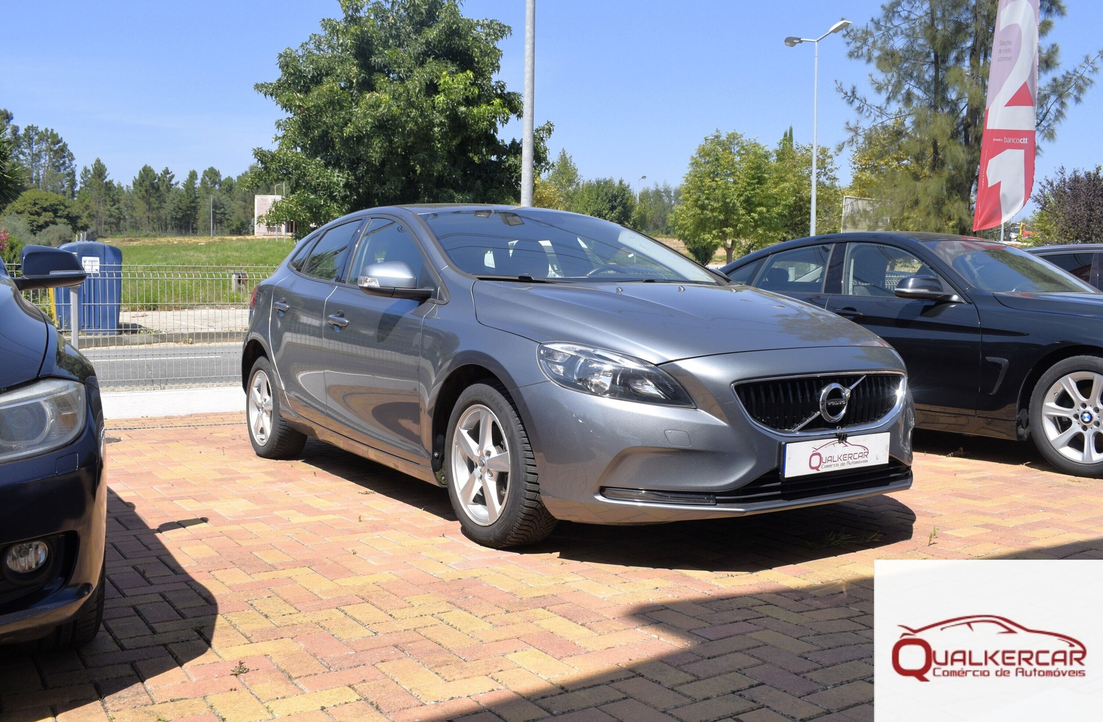 VOLVO V40 D2
