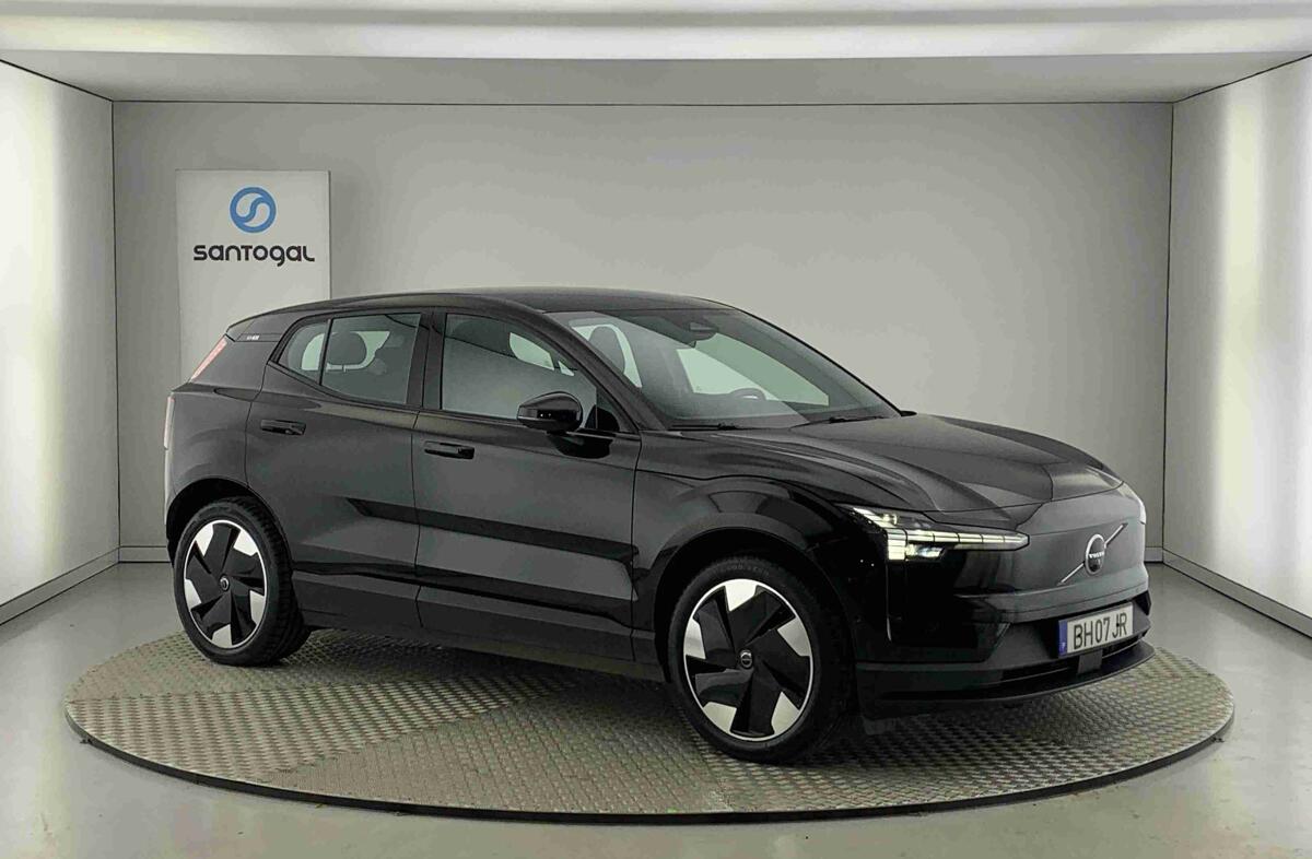 VOLVO EX30 69 kWh Single Motor Extended Range Ultra