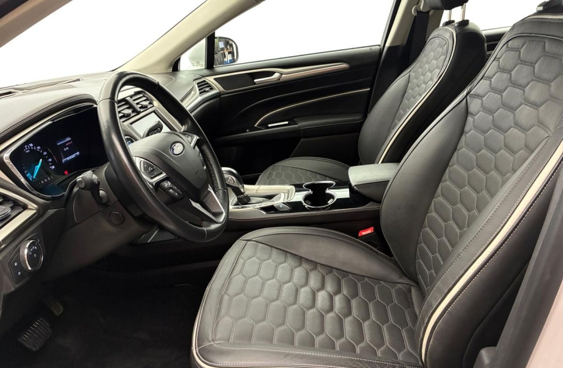 FORD Mondeo 2.0 HEV Vignale