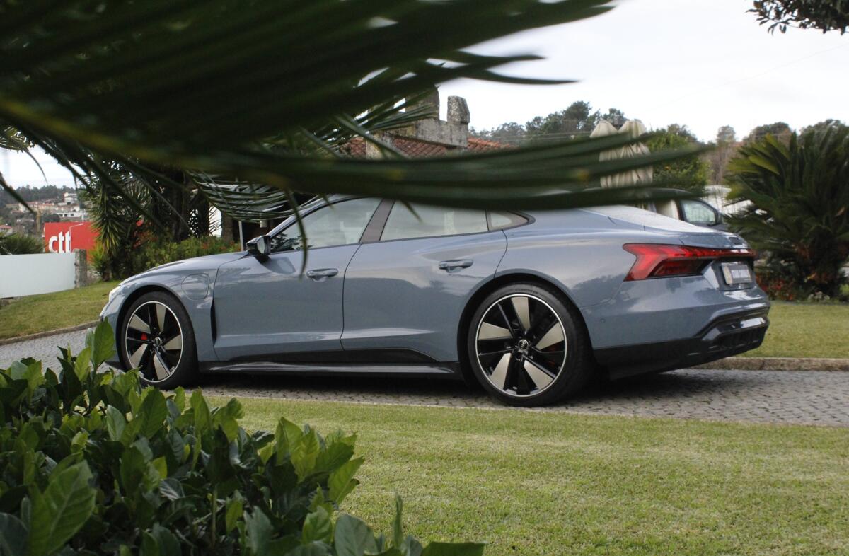 AUDI e-tron GT quattro