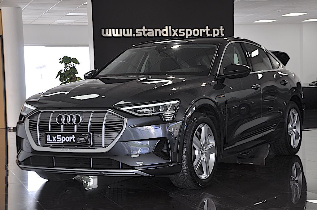 Audi E-tron 55 quattro com 36 341 km por 44 990 € Stand LX Sport | Lisboa