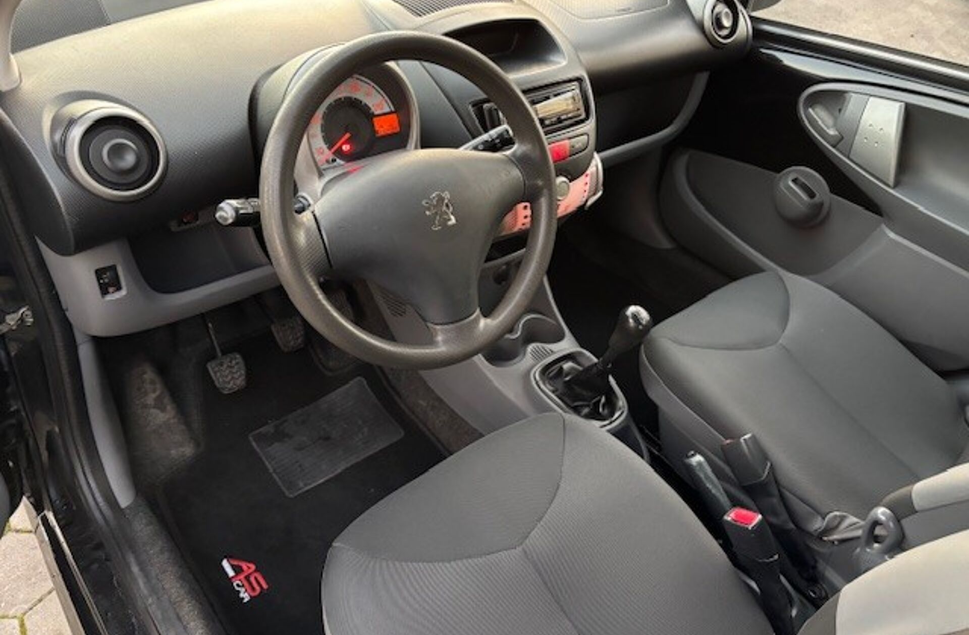 PEUGEOT 107 1.0 Urban