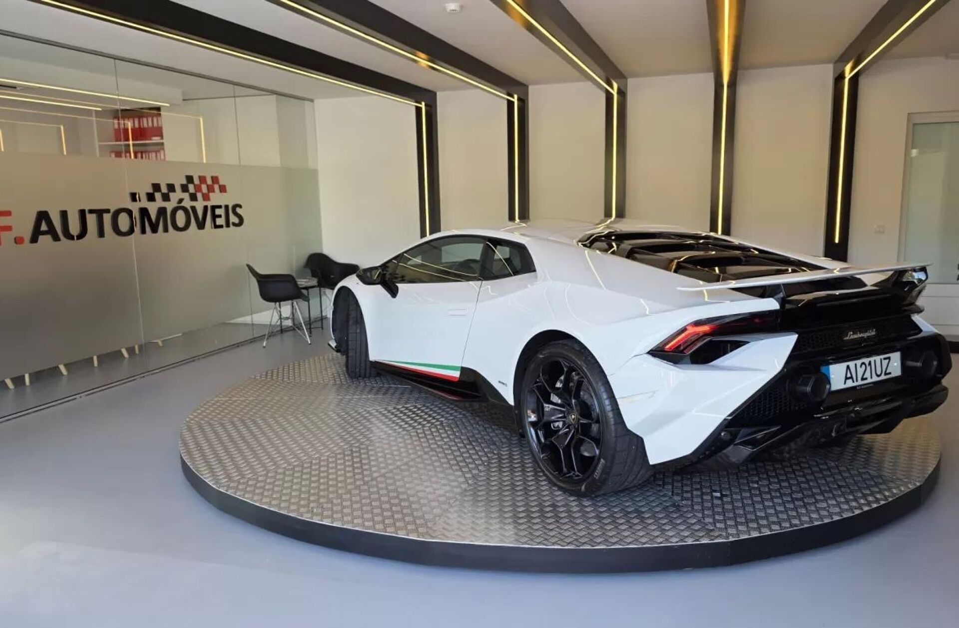 LAMBORGHINI Huracán 5.2 V10 LP610-4
