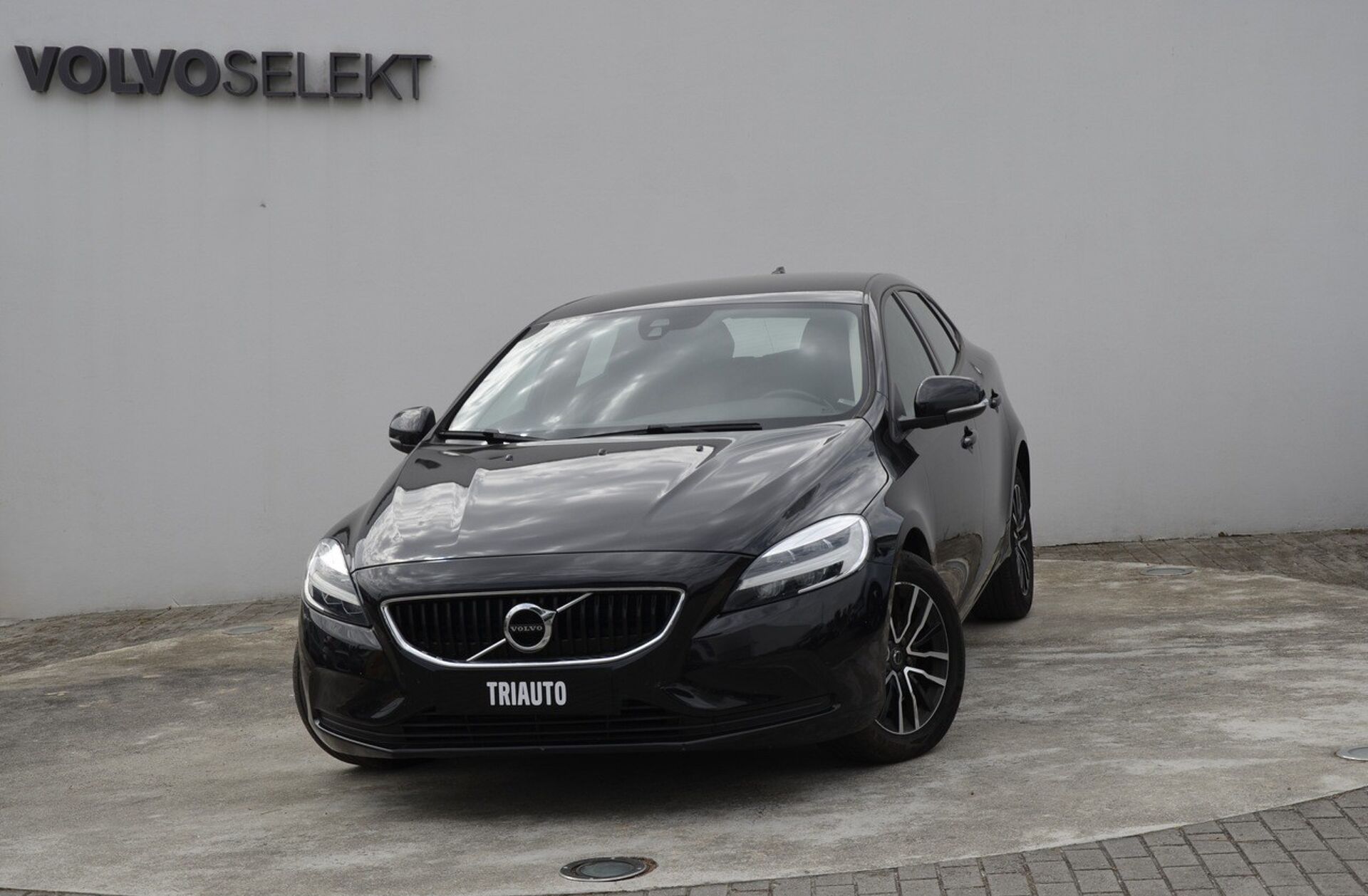 VOLVO V40 2.0 D2 Momentum Geartronic